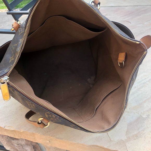 Louis Vuitton Totally Purse Leather Handbag Tote - Picture 14 of 15